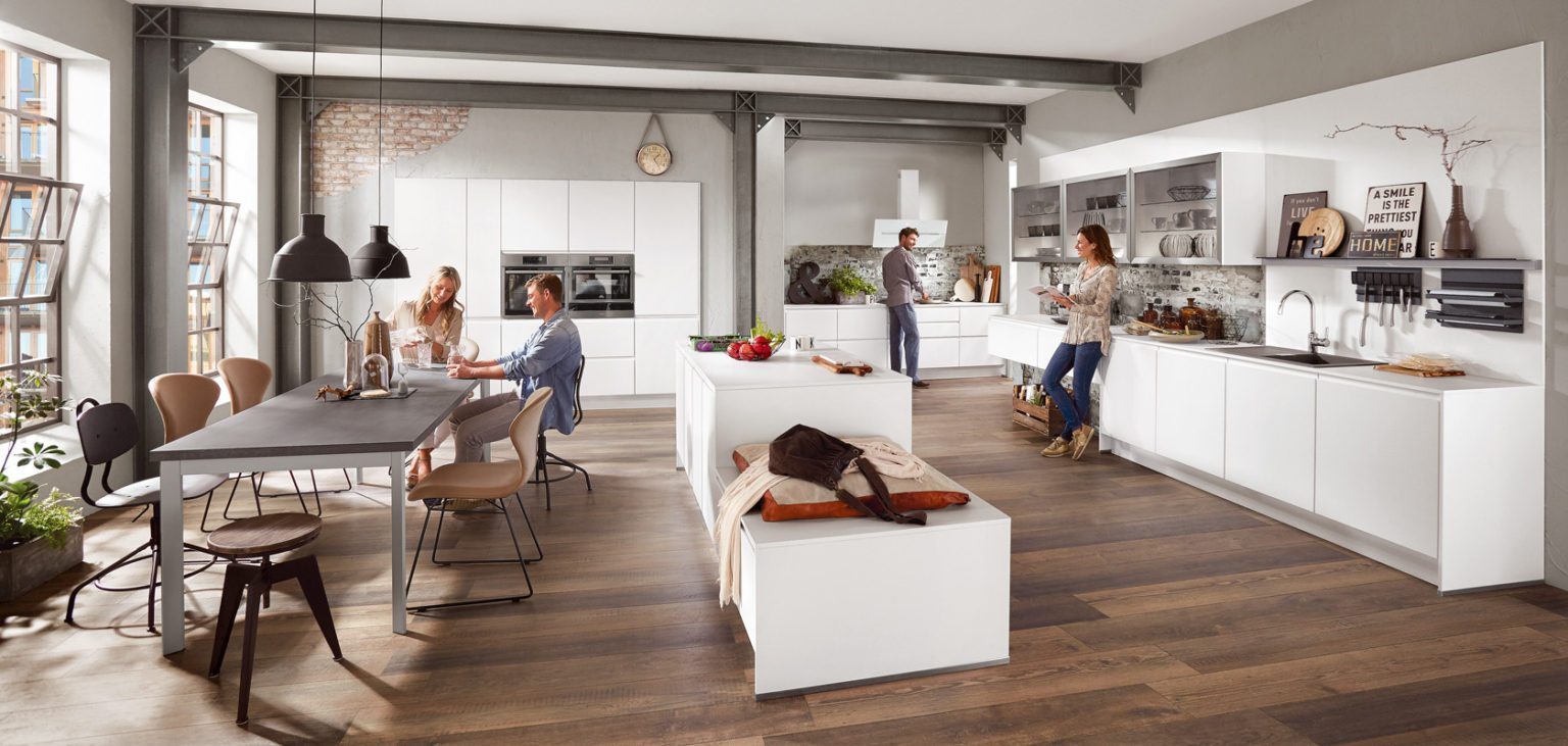Designová kuchyně v tmavém dekoru